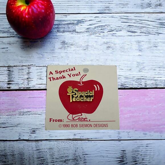 1990s Special Teacher Pin – Gold-Tone & Red Apple, NWT, 0.75" x 0.5" - Picture 5 of 5